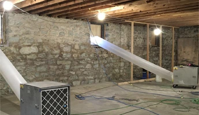 Basement construction with air ducts